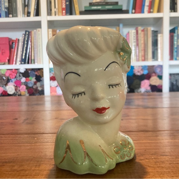 Vintage 1950's Retro Lady Head Vase 
ca Vintage  Ceramic Lady Head Vase - Picture 3 of 8